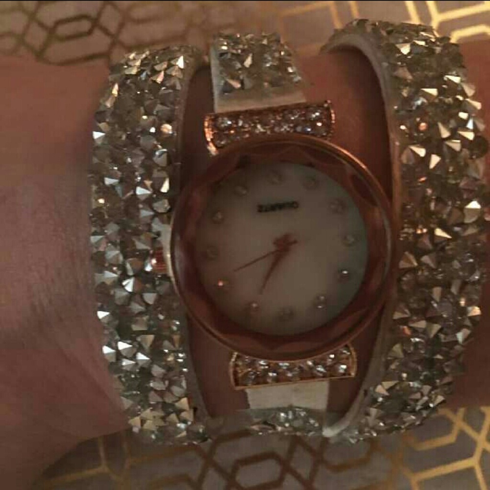 Watch - Picture 2 of 3